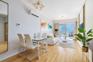 Apartment 13 With Amazing Sea View