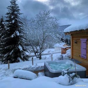 Chalets L'Elegance - SPA - Serviettes - Peignoirs - Lits faits - Menage inclus : Chalet