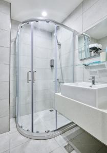 Standard Double Accessible