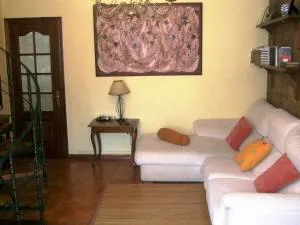 Antia Casita de piedra en Lariño - Ларинио