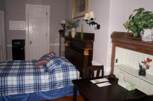 463 Beacon Street Guest House image 22