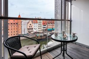 Uroczy Apartament No1 w ,, SERCU Starego Miasta Wyspa Spichrzów,,