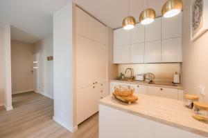 Wola Cosy Beige Apartment