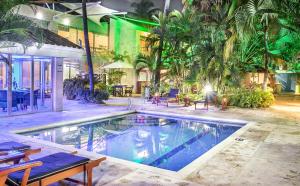 Hotel Santorini Express y Cabañas