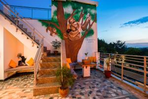 Hotel Laxman Jhula Regency