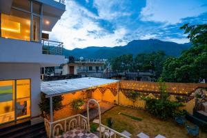 Hotel Laxman Jhula Regency