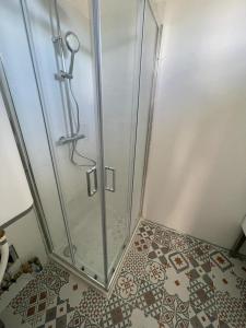 Studio refait à neuf avec cuisine équipée R2