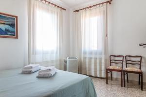 Colombina House close to the Train Station