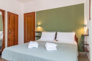 Colombina House close to the Train Station