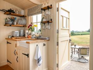 High Grounds Shepherds Hut
