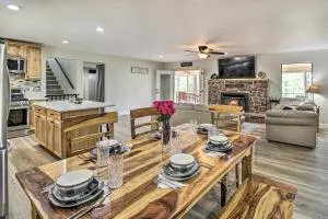 Game Room and Wooded Views Pinetop Cabin! - Sponseller