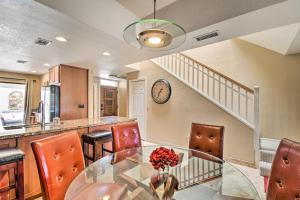 Golf Course Views, Hot Tub Access Phoenix Home!