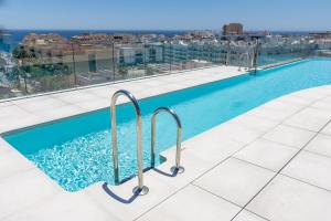 INF33K- Stunning city apartment close to beaches