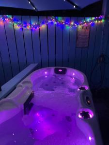 Bankhead Accommodation with Hot Tub Aberdeenshire