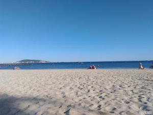 Appartements Studio vue chateau 100m etang, plage et halles : photos des chambres