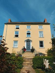 Dylan Thomas Sea View