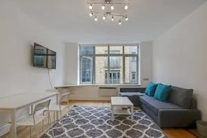 Flat C, Old Street - London