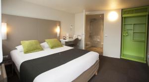 Hotels Campanile Evry Est - Saint Germain les Corbeil : photos des chambres