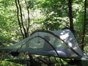 Tentes de luxe Tente suspendue au coeur de la foret : photos des chambres