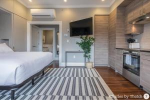 J Miller Flats by Thatch