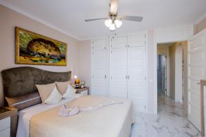 LUX Parque Santiago2 Las Americas First Line