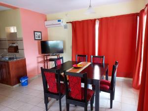 Complejo Mirador de las Sierras pileta climatizada al aire libre