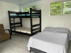 Villa Sandra - Casa de campo, Acacias- Guamal