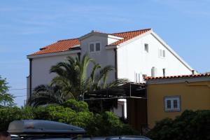 Apartments with parking space Makarska - 6729