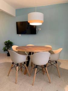 Apartamento exclusivo piscina, jaccuzi, céntrico.