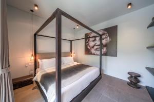 Villa Wiraja 1 - Modern 4 bdr villa in Berawa