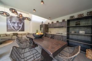 Villa Wiraja 1 - Modern 4 bdr villa in Berawa