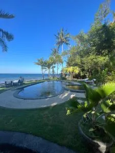 西丽肯斯海滩花园 - Trunyan