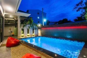 Nut & Non Pool Villa by Duangtham