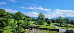 B&B / Chambres d'hotes Ferme Peyroutet : Chambre Familiale avec Salle de Bains Privative