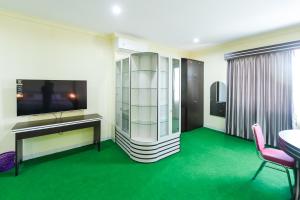 RedDoorz at Brother Homestay Kupang