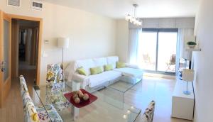 Atico Mirador Paseo Antonio Banderas primera linea de playa y piscina