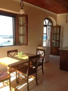 Marina Square - Emporeiós