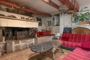 Maisons de vacances Charmante maison dans un ecrin de verdure a Rochefort en Terre : photos des chambres