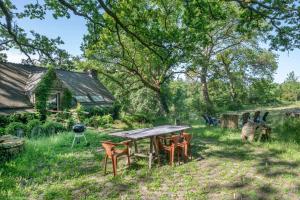 Maisons de vacances Charmante maison dans un ecrin de verdure a Rochefort en Terre : photos des chambres