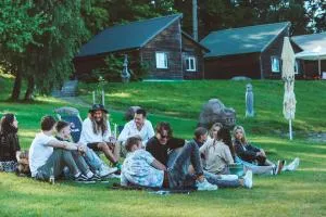 Namelis ant Vilnojos ežero kranto - Sudervė