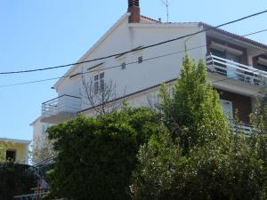 Apartments with a parking space Palit, Rab - 2009