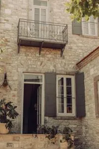 Karargah Urla - Bademler