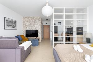 Sierpińskiego 1A - Studio with Balcony & Desk - Remote Work by Noclegi Renters