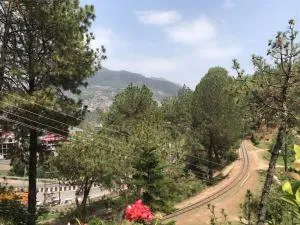 Cozy Solan Apartment with Stunning Views - Barog