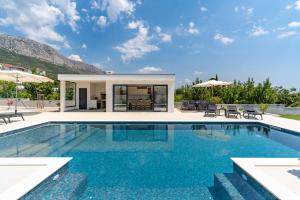 Villa Marisa with 51sqm pool, 5 bedrooms, gym