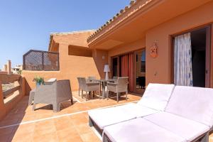 Exclusive frontline beach penthouse