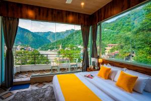 Hotel Laxman Jhula Regency