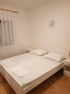 Double Room room in Apartments and rooms with parking space Metajna Pag - 4120