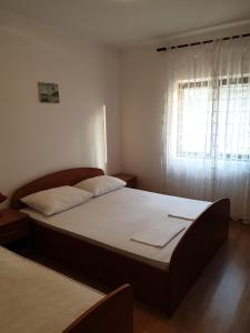 Apartment Metajna 4120d