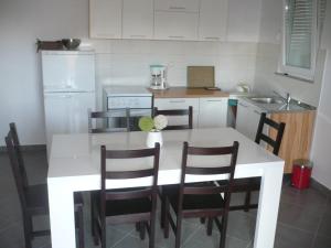 Apartments with parking space Maslenica, Novigrad - 6573